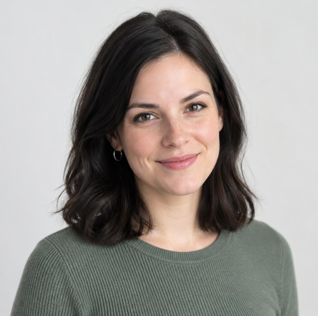 Portrait of a smiling woman with dark hair